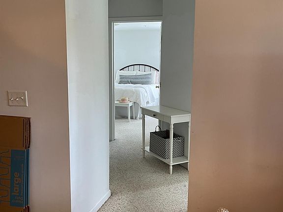 5th image of 1085 Joyce Ln