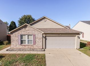 5712 Grassy Bank Dr, Indianapolis, IN