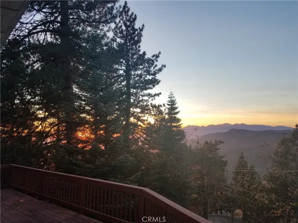 30906 Live Oak Dr, Running Springs, CA 92382