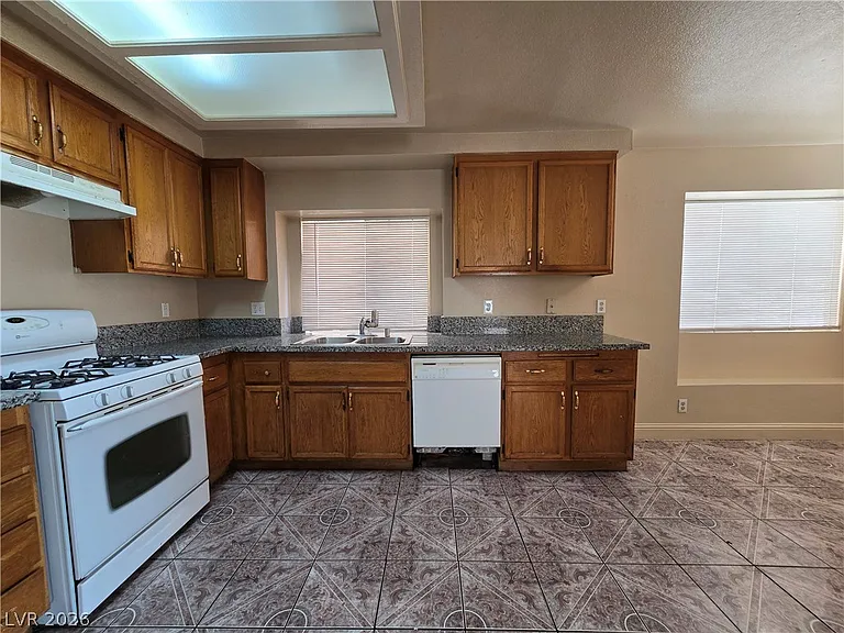 4541 Fireside Ln — Photo 11