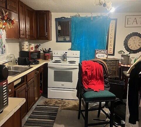 4th image of 229 Selby St