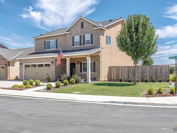 2nd image of 9001 Village Oaks Way