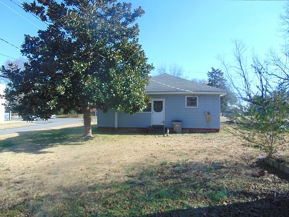 3rd image of 995 Smyre Dr