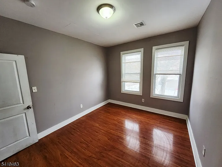 146 Hollywood Ave — Photo 21
