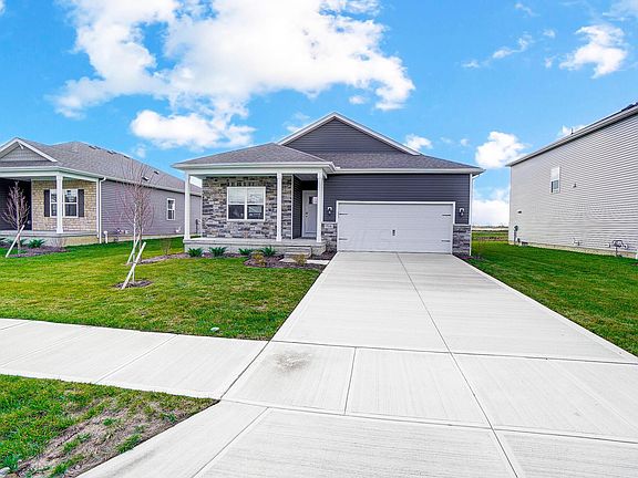 3rd image of 714 Leslie Dr