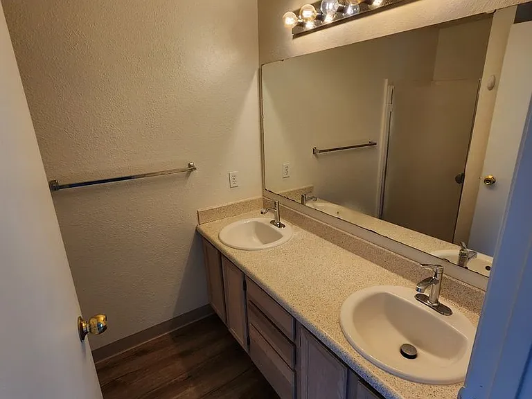 1307 NW Slate Ln #102 — Photo 29