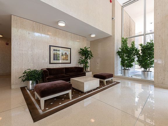 2nd image of 70 W Burton Pl APT 2901F