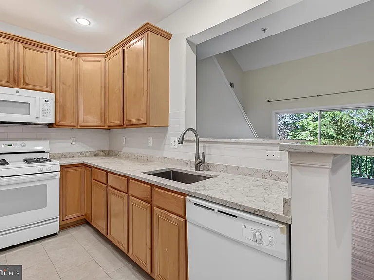 11314 Westbrook Mill Ln #302 — Photo 27