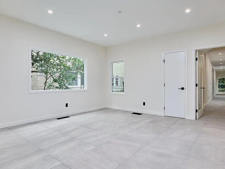 3028 Regent St #B — Photo 15
