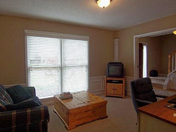 3rd image of 11075 Glenbarr Dr
