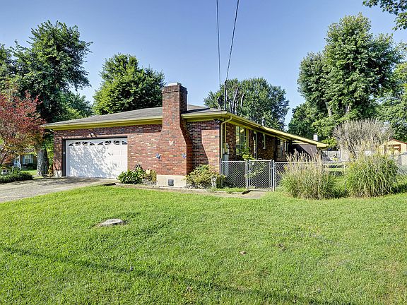 3rd image of 3901 Iron Horse Way