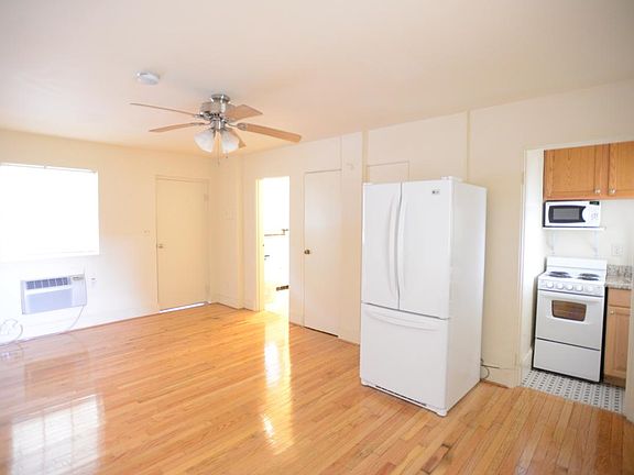 4th image of 1320 Jefferson Davis Hwy APT 8