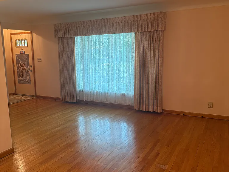 5458 Chase Rd — Photo 11