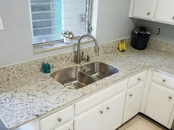 4th image of 2021 NE 51st Ct