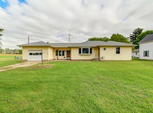 1134 W Main St, Thomson, IL 61285