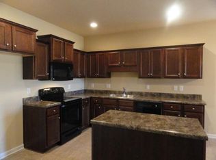 121 Dickens Dr, Freeport, FL 32439