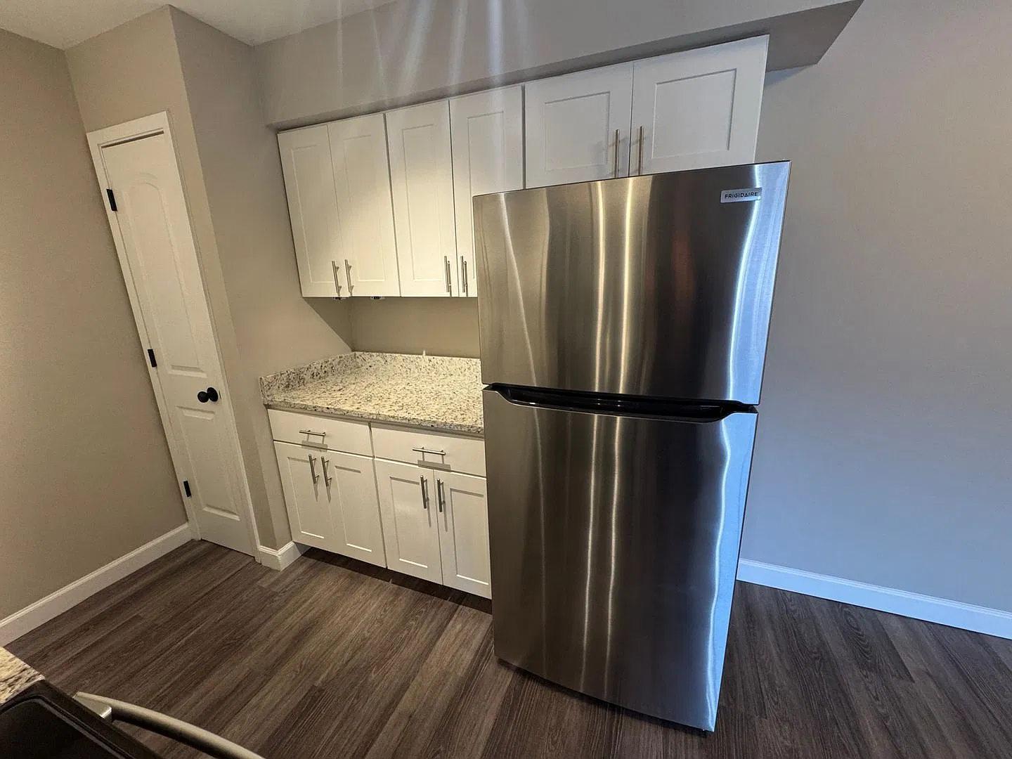Newly renovated 2-bedroom apartments with in unit laundry — Photo 4