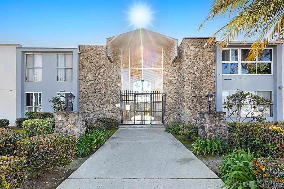 285 Moss St Unit 9