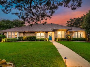 388 Creekwood Dr, Lancaster, TX 75146