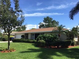 6285 Tanglewood Dr NE, Saint Petersburg, FL 33702