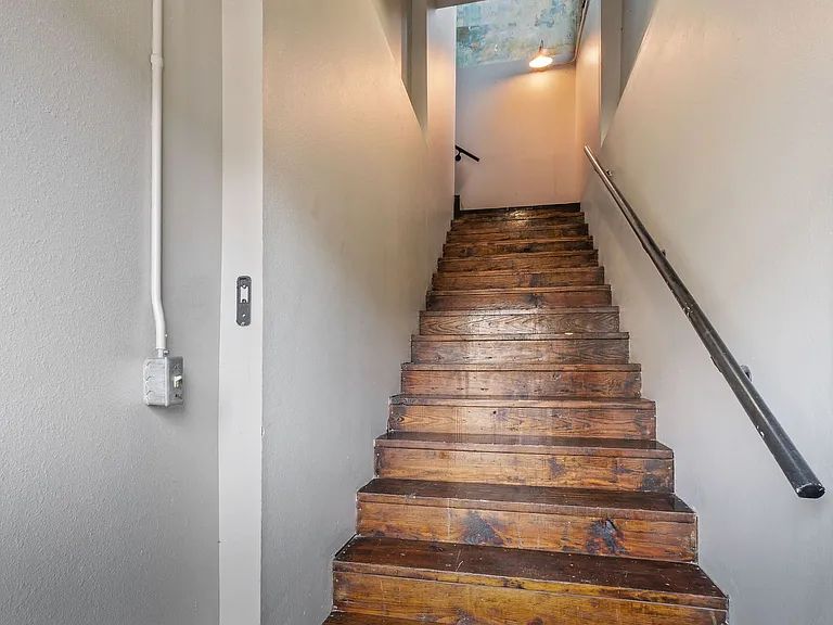 213 Olive St — Photo 14