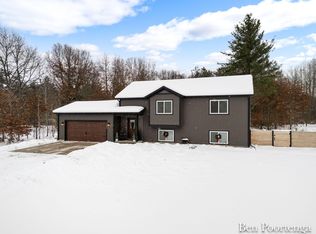 11809 Crimson Creek Dr, Gowen, MI 49326