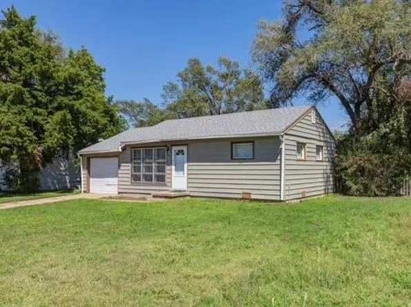 669 Steahlin Ave, Salina, KS 67401