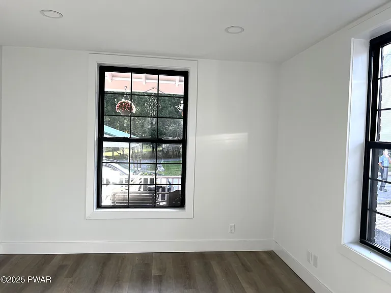 308 Bishop Ave #B — Photo 5