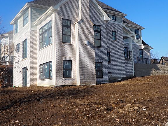 4th image of 9425 Maria Ln