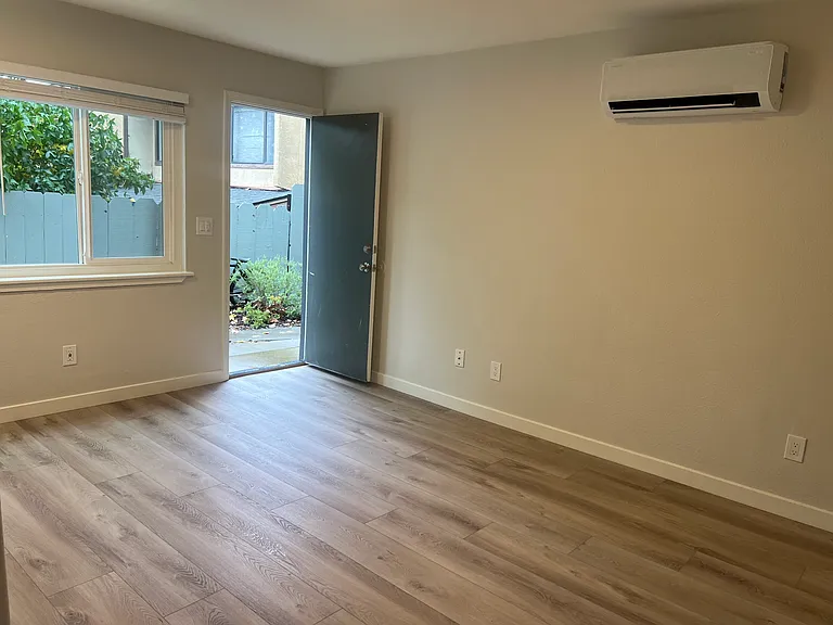 603 Johnson Ave — Photo 17