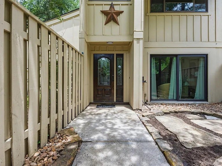 2209 W Settlers Way — Photo 3