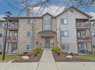 8390 Spring Valley Ct APT 208, West Chester, OH