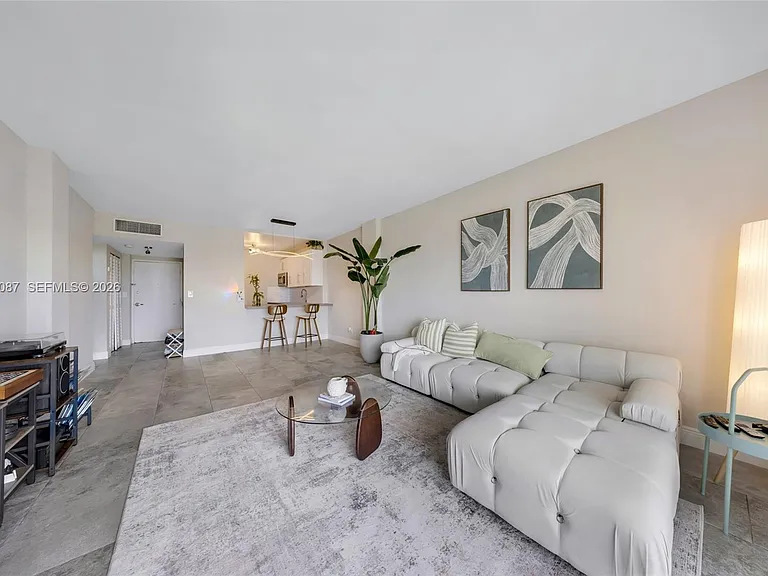 1455 N Treasure Dr #6N — Photo 12
