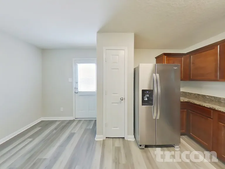 6803 Luckey Tree — Photo 5