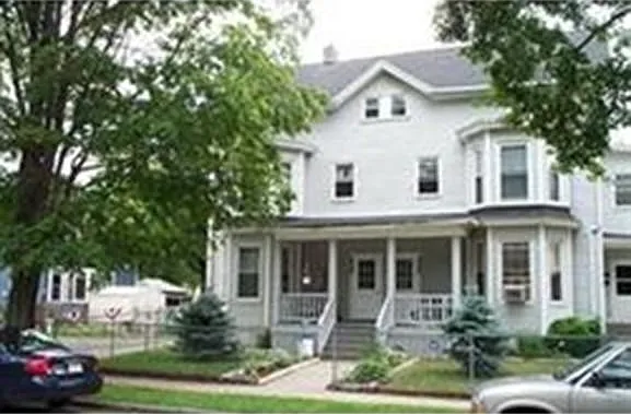 1055 Central St #1