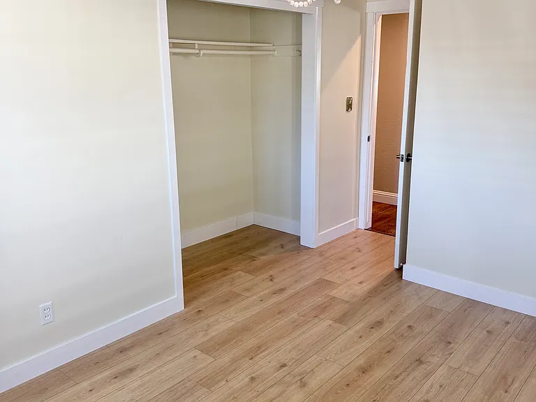 921 York St — Photo 15