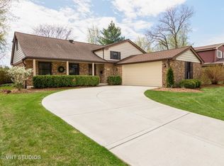803 E Burr Oak Dr, Arlington Heights, IL 60004