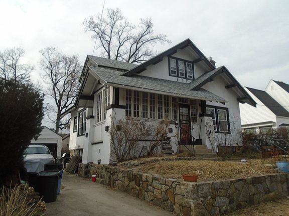 3rd image of 115 Devoe Ave