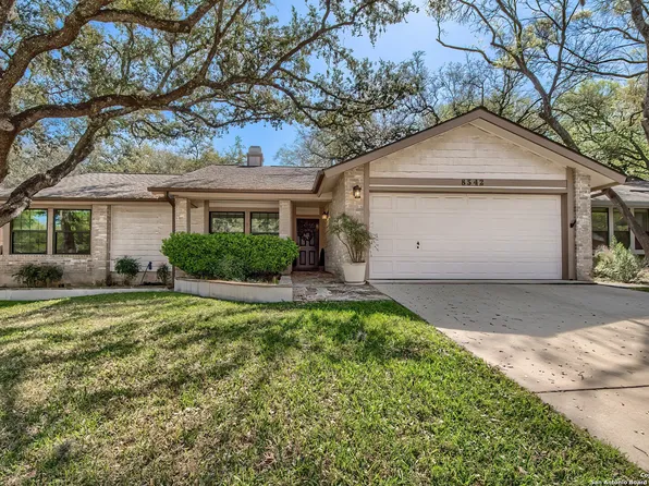 8542 Odyssey Dr, Universal City, TX 78148