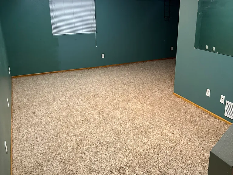 3075 Oxford St — Photo 31