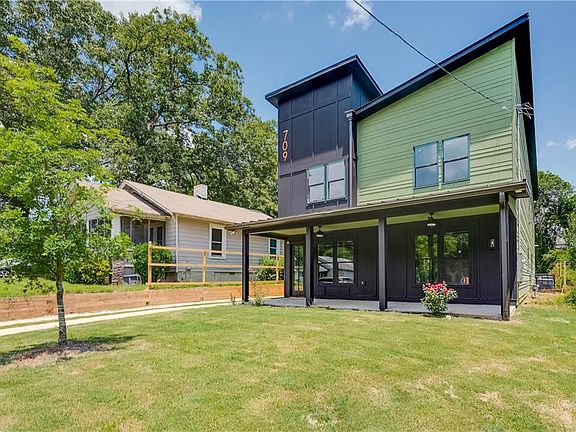 2nd image of 709 Emily Pl NW