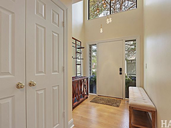 4th image of 897 Longmeadow Ct #1044