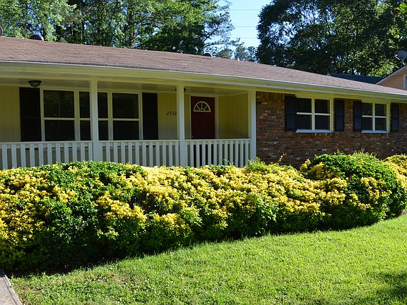front porch and hedges