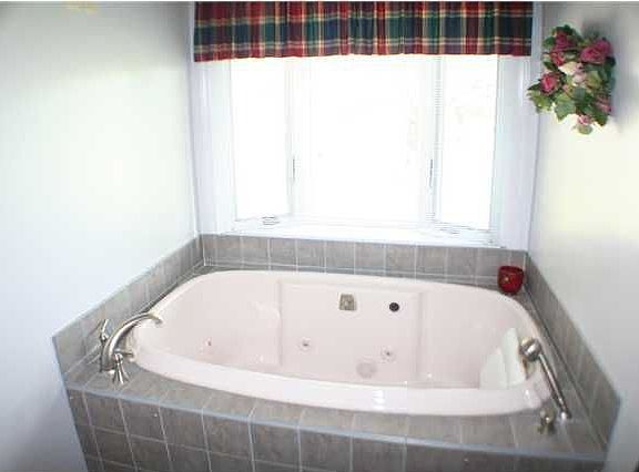 5th image of 3 E Fairlane Dr