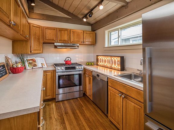 4th image of 223 Tulare St