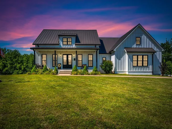 122 Hillside Dr, Dickson, TN 37055
