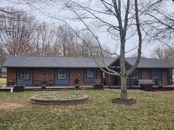 6095 Planett Rd, Terre Haute, IN 47805