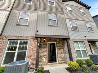 304 Negri Ct NE, La Vergne, TN 37086