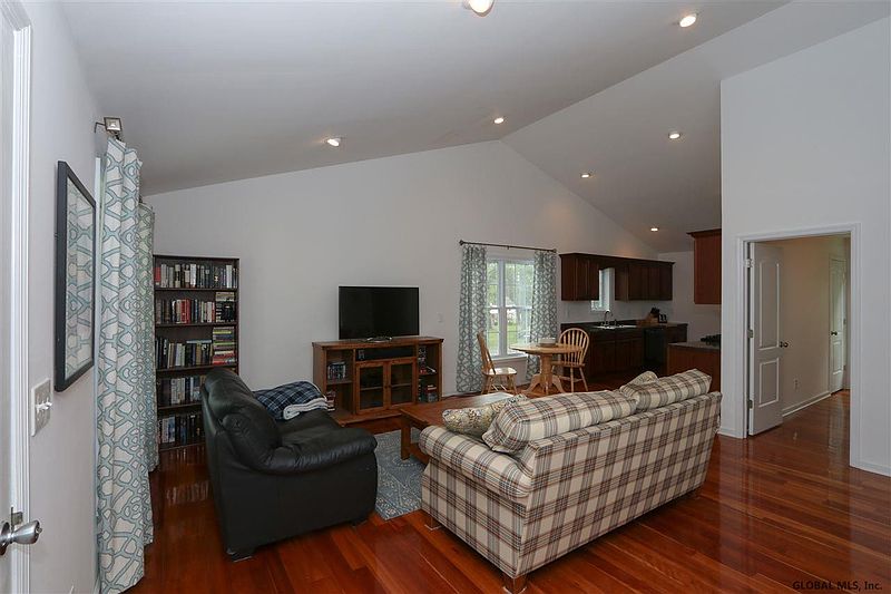 4th image of 109 ECCLES Drive