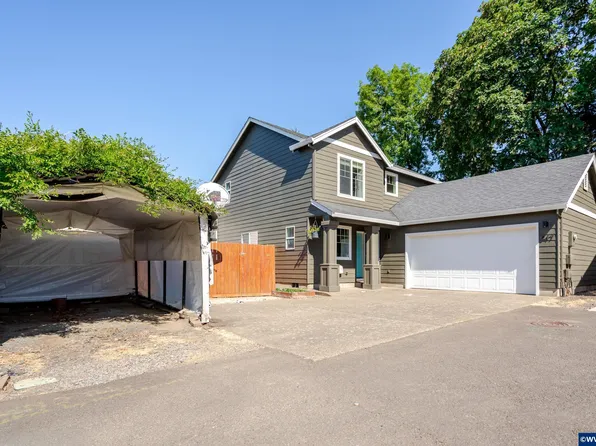 647 NE Autumn Ridge Dr, McMinnville, OR 97128